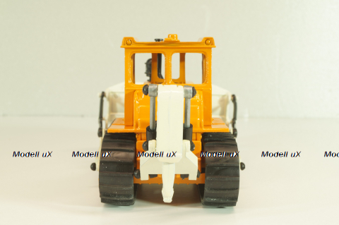 ДЗ-109Б Бульдозер, оранжевый, Тантал/Радон 1:43