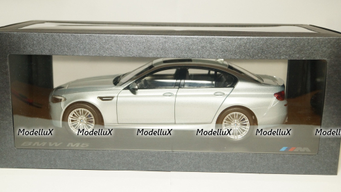 BMW M5 F10 2011, Paragon 1:18