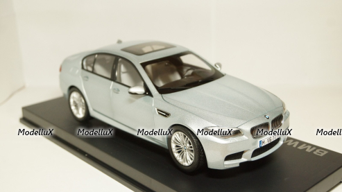 BMW M5 F10 2011, Paragon 1:18