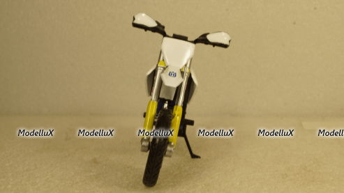Husqvarna FS 450 Supermoto white/Decorated, Burago 1:18