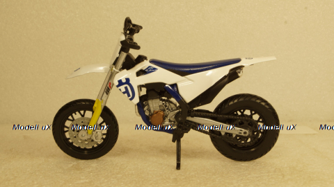 Husqvarna FS 450 Supermoto white/Decorated, Burago 1:18