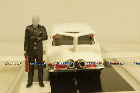 Citroen DS21 автомобиль Фантомаса с фигуркой, Kirovograd Models 1:43