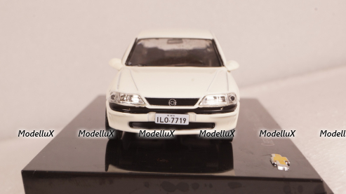 Chevrolet VECTRA GLS 2.2 1998 White Opel, Altaya 1:43