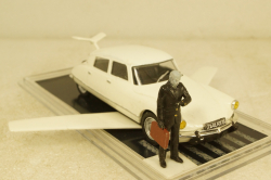 Citroen DS21 автомобиль Фантомаса с фигуркой, Kirovograd Models 1:43