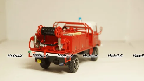 Иж-1500 Комби белый, черный пластик, Тантал/Радон 1:43