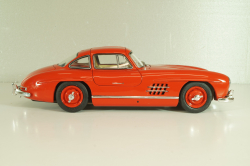 Mercedes-Benz 300 SL (W198) Coupe 1955,red, 450060100, Schuco 1:18