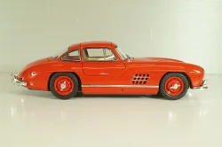 Mercedes-Benz 300 SL Gullwing (W198) Coupe 1955,red, 450060100, Schuco 1:18
