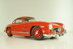 Mercedes-Benz 300 SL Gullwing (W198) Coupe 1955,red, 450060100, Schuco 1:18
