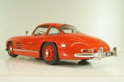 Mercedes-Benz 300 SL Gullwing (W198) Coupe 1955,red, 450060100, Schuco 1:18