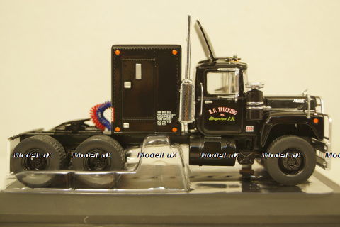 Mack R-Series, black, with rear cabin, 1966, IXOTR100, IXO 1:43 Уценка!