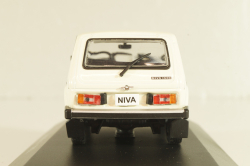 Ваз-2121 Нива 4x4 (Lada 1600) 1982, белый, Altaya 1:43 Уценка!