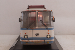 Лаз-696Н с газовыми баллонами бело-голубой, Improved Models 1:43