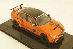 Jaguar XE SV Project 8 2017 orange/black , Altaya 1:43