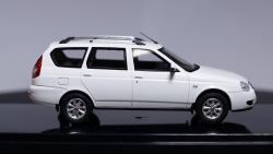 ВАЗ 2171 Priora Универсал 2014 г. белый, 221711, DiP Models 1:43