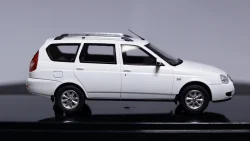 ВАЗ 2171 Priora Универсал 2014 г. белый, 221711, DiP Models 1:43