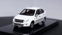 ВАЗ 2190 Granta Люкс 2013 г., 221903, DiP Models 1:43