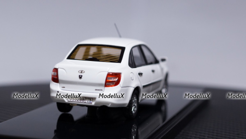 ВАЗ 2190 Granta Люкс 2013 г., 221903, DiP Models 1:43