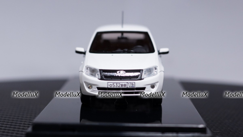 ВАЗ 2190 Granta Люкс 2013 г., 221903, DiP Models 1:43