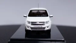 ВАЗ 2190 Granta Люкс 2013 г., 221903, DiP Models 1:43