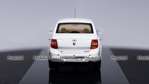 ВАЗ 2190 Granta Люкс 2013 г., 221903, DiP Models 1:43