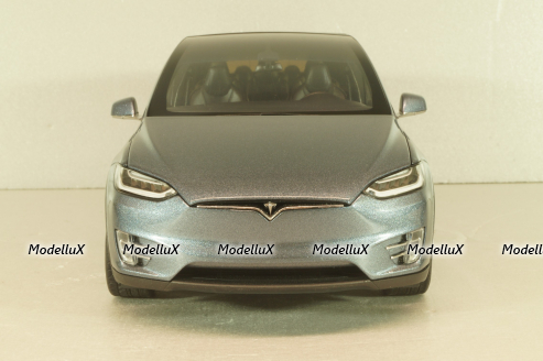 Tesla Model X 2016, light grey, LS-Collectibles 1:18