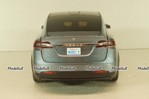 Tesla Model X 2016, light grey, LS-Collectibles 1:18