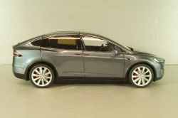 Tesla Model X 2016, light grey, LS-Collectibles 1:18