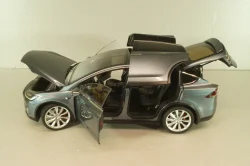 Tesla Model X 2016, light grey, LS-Collectibles 1:18
