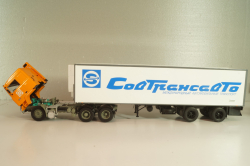 Volvo F12 с полуприцепом Lambert Sovtransavto 1981, SSM7078, SSM 1:43