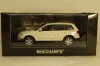 Volkswagen Touareg V10 TDI 2003 white, 400052001, Minichamps 1:43