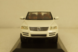 Volkswagen Touareg V10 TDI 2003 white, 400052001, Minichamps 1:43