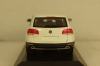 Volkswagen Touareg V10 TDI 2003 white, 400052001, Minichamps 1:43