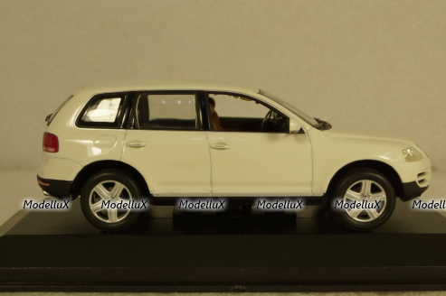 Volkswagen Touareg V10 TDI 2003 white, 400052001, Minichamps 1:43