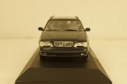 Volvo V70 1991, green, Minichamps 1:43
