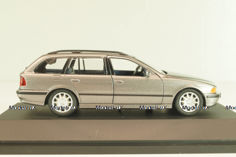 BMW 528i touring (E39) 1995 grey, Schuco 1:43