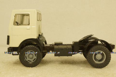 Маз-5357 тягач, Modus 90 1:43