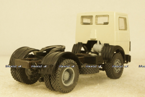 Маз-5357 тягач, Modus 90 1:43