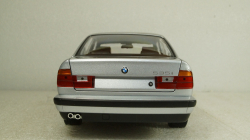 BMW 535I (E34) 1988 silver, 100024005 Minichamps, 1:18