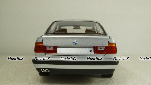 BMW 535I (E34) 1988 silver, 100024005 Minichamps, 1:18