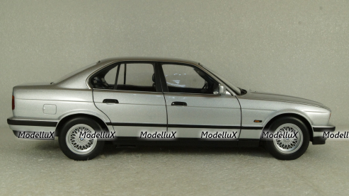 BMW 535I (E34) 1988 silver, 100024005 Minichamps, 1:18