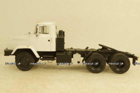 КРАЗ-64431 6х4 Тягач  белый, Херсон Моделс 1:43