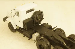 КРАЗ-64431 6х4 Тягач  белый, Херсон Моделс 1:43