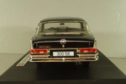 Mercedes-Benz 300 SE (W112) 1961, black, 08910, Revell 1:18