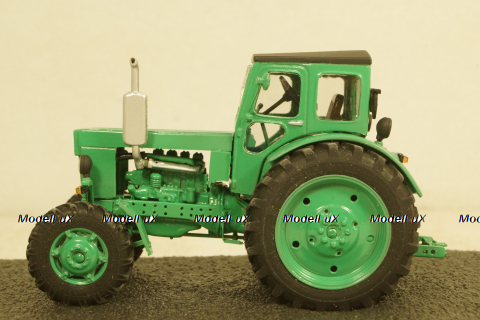 Трактор ЛТЗ Т-40М 1961, зеленый, Бригадир 1:43