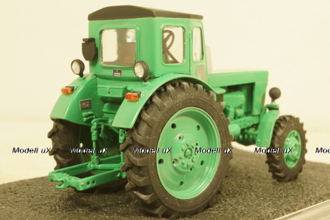 Трактор ЛТЗ Т-40М 1961, зеленый, Бригадир 1:43