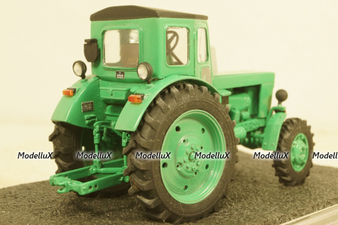 Трактор ЛТЗ Т-40М 1961, зеленый, Бригадир 1:43