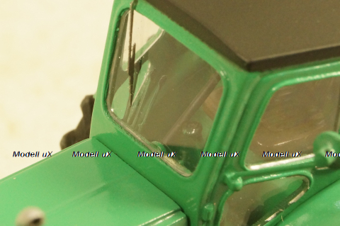 Трактор ЛТЗ Т-40М 1961, зеленый, Бригадир 1:43