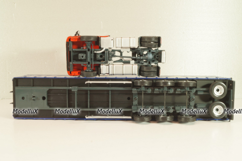 Iveco S-Way tractor with semi trailer "Carreras" 2023, red/blue, Camiones Españoles Nº 7, Salvat 1:43