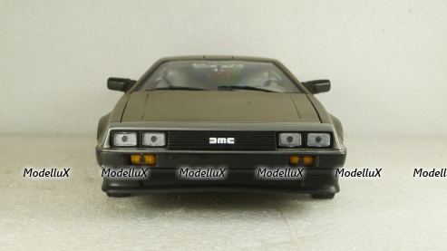 DeLorean DMC-12 1981, SunStar 1:18