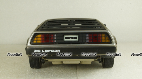 DeLorean DMC-12 1981, SunStar 1:18